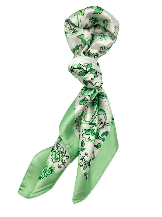 Lenço verde água com flores