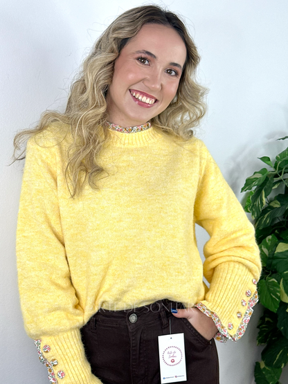 Camisola de malha amarela com florzinhas