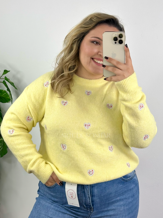 Camisola de malha amarela com corações e flores