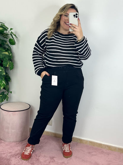 Camisola de crochet preta e branca