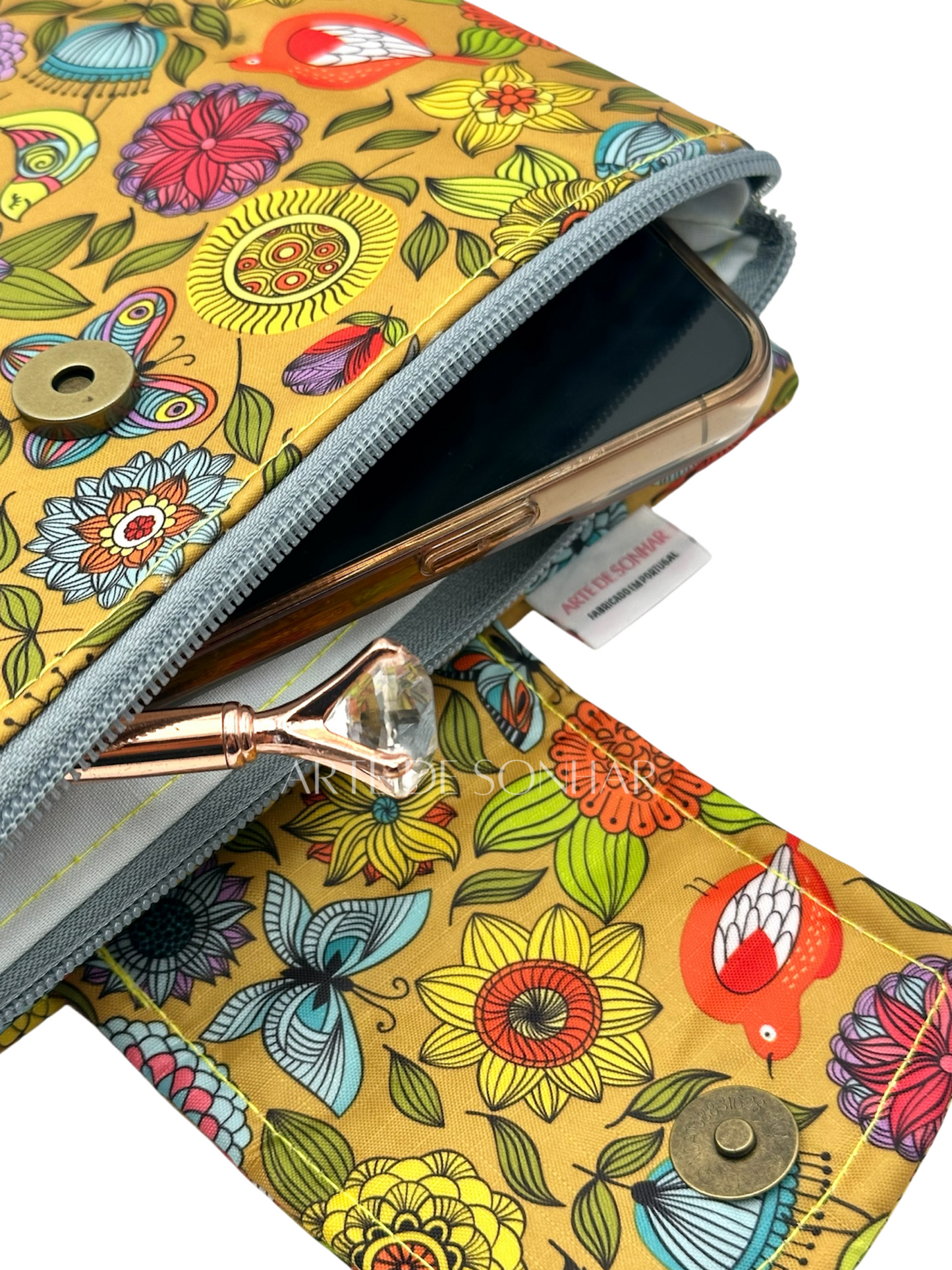 Capa de livro das borboletas com bolso
