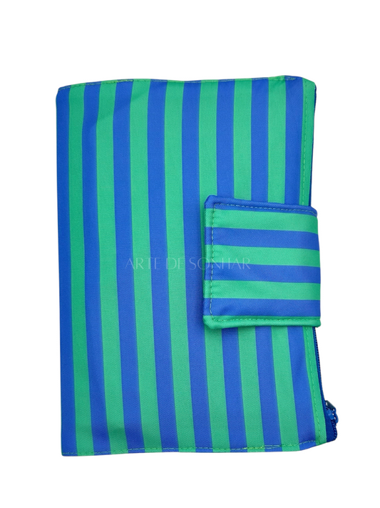 Capa de agenda com riscas azul e verde