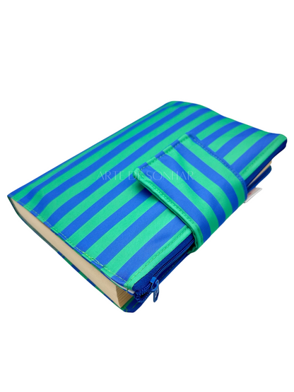 Capa de livro com riscas azul e verde