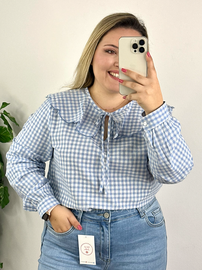 Blusa dos quadradinhos com babados azul claro