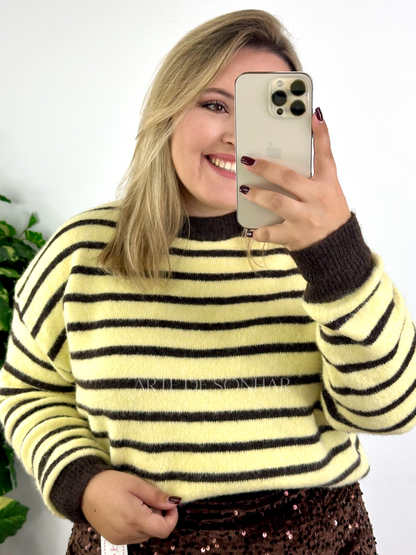 Camisola fofinha de riscas amarelas e castanhas