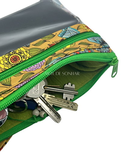 Bolsa de telemóvel de mão dupla amarela com borboletas e flores com fechos verdes tamanho M