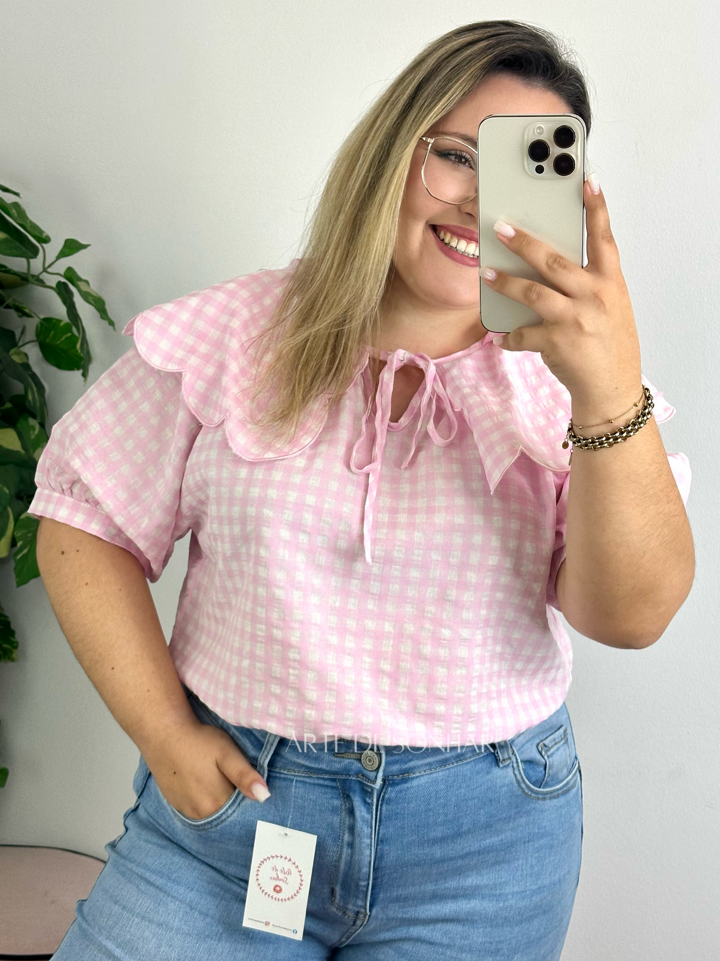 Blusa vichy rosa com babados e manga curta