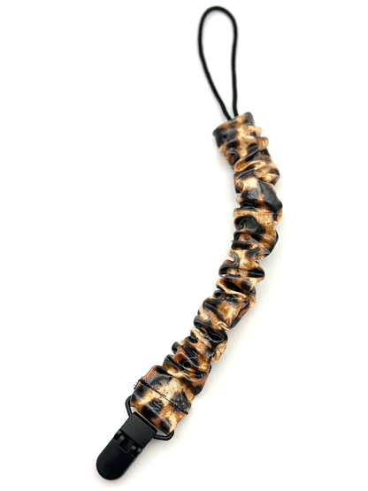 Prendedor de chucha tigresa