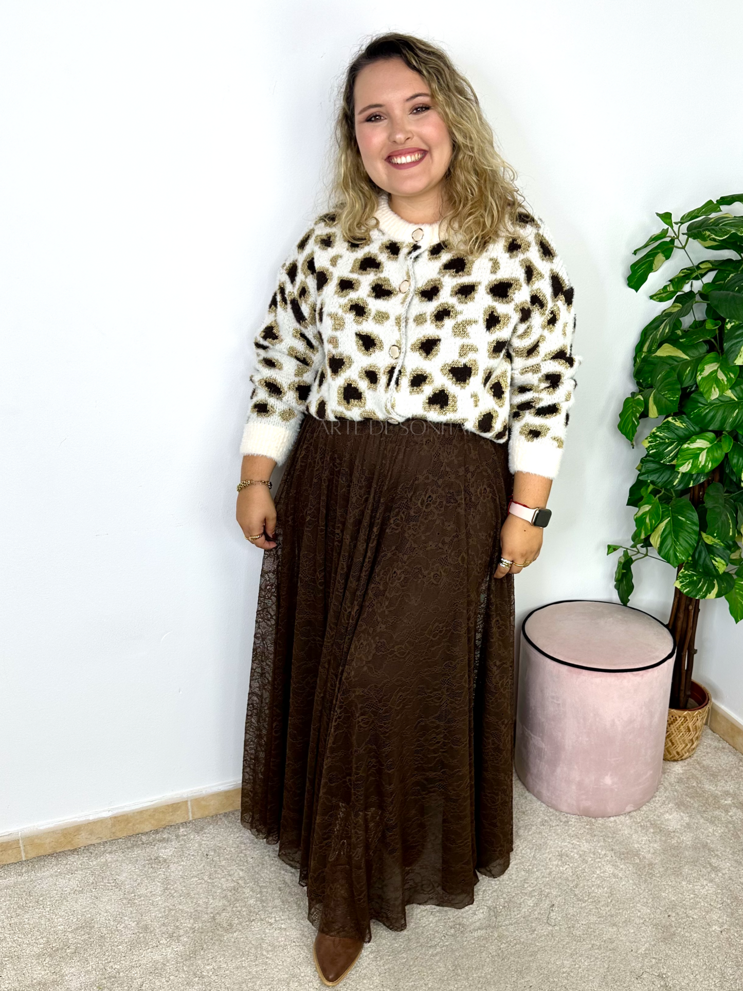 Saia de renda castanha