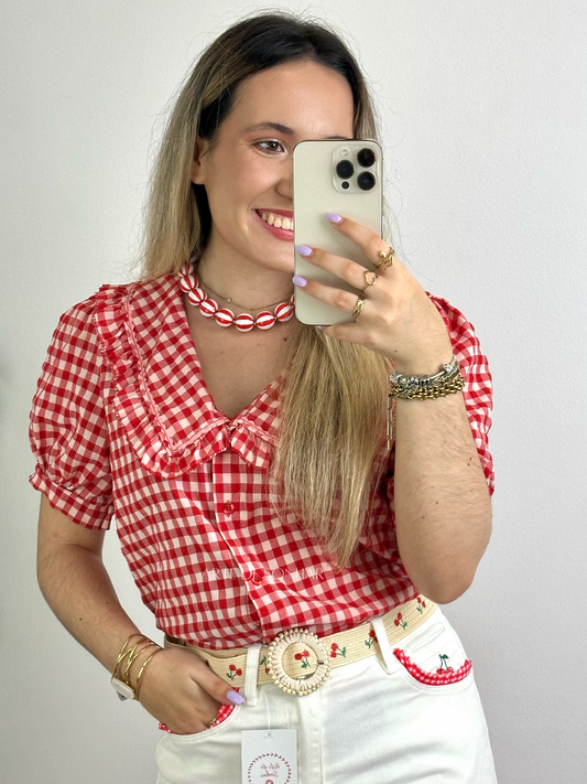 Camisa vichy vermelha com folhinhos