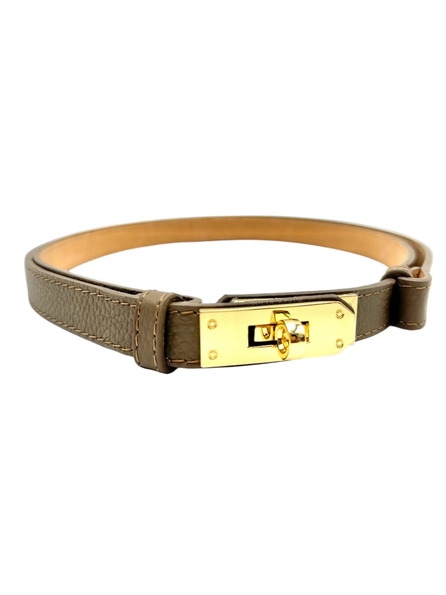 Cinto em pele ajustável