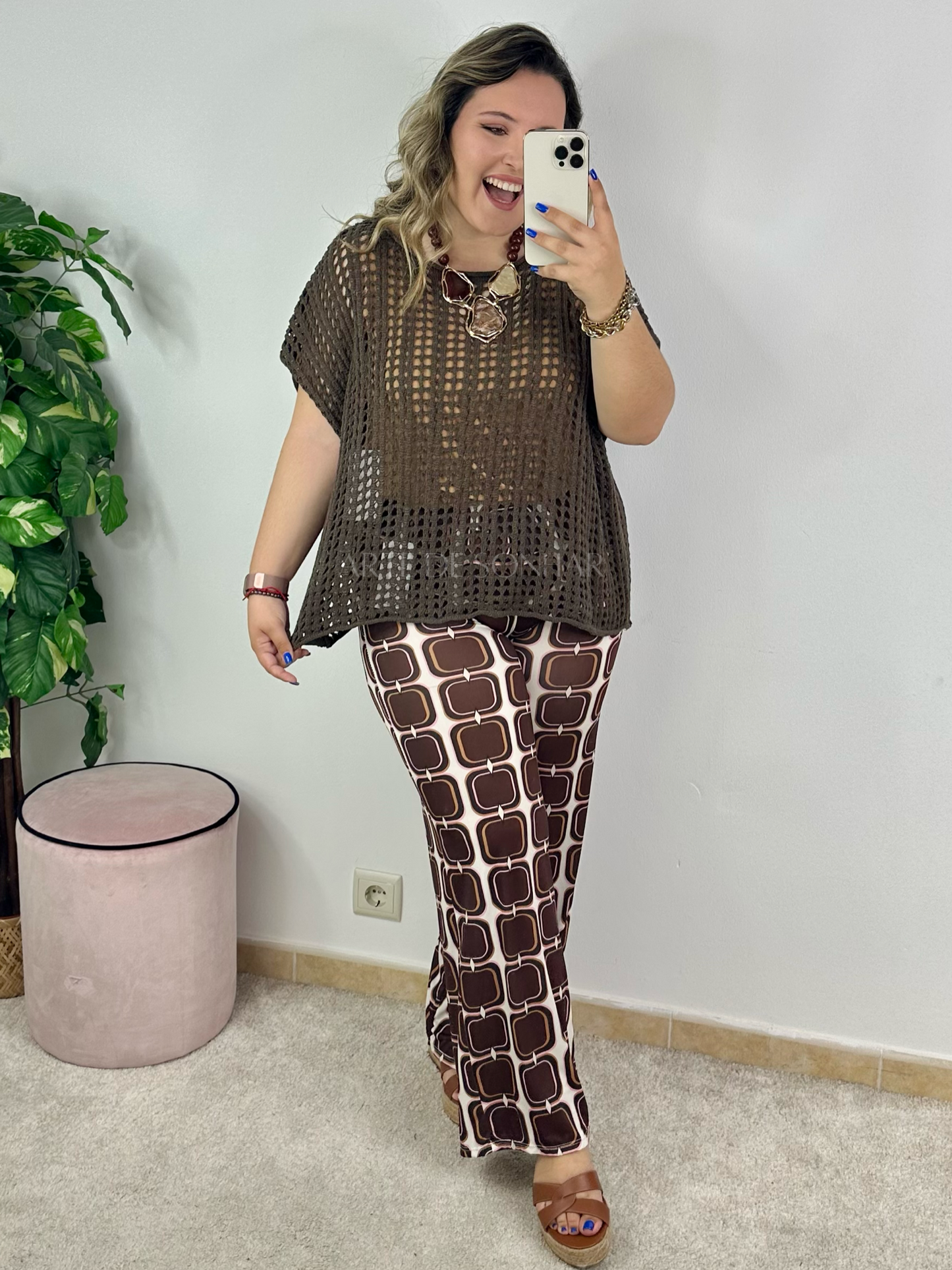 Camisola de crochet castanha