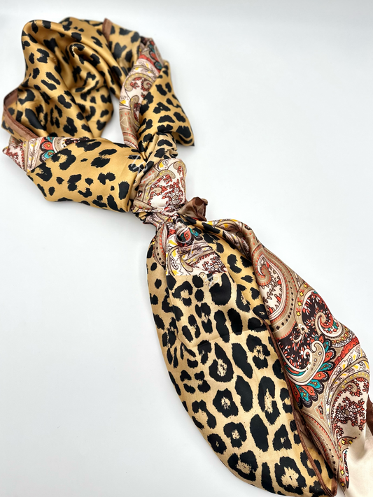 Lenço acetinado grande tigresa/cornucópias