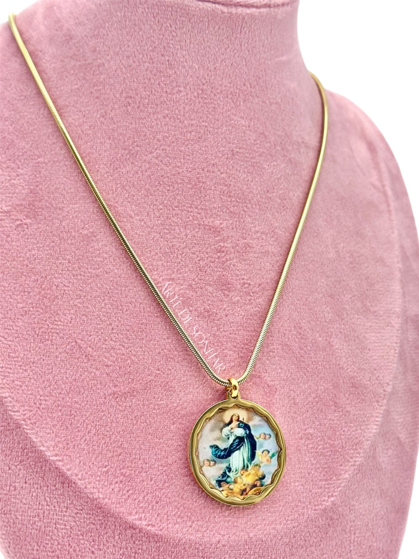 Colar com medalha da Nossa Senhora da Conceição