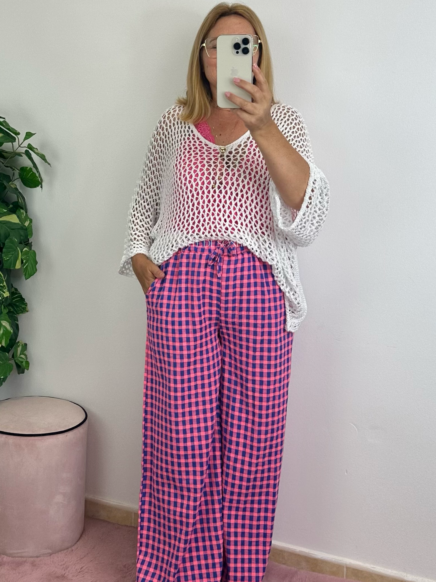 Calça de quadradinhos rosa e azul