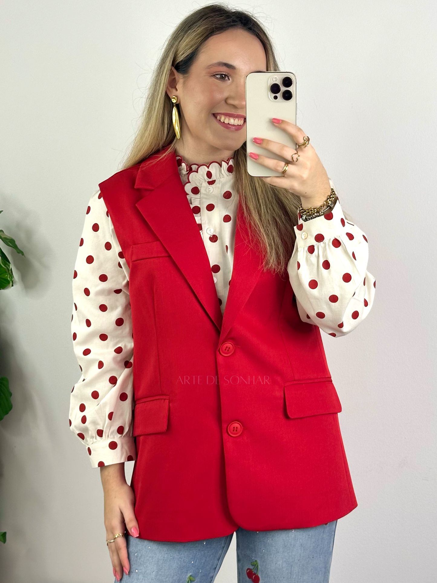 Colete vermelho de alfaiataria