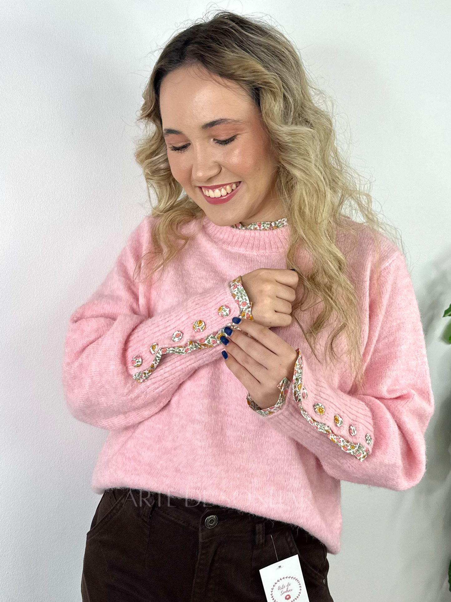 Camisola de malha rosa com florzinhas