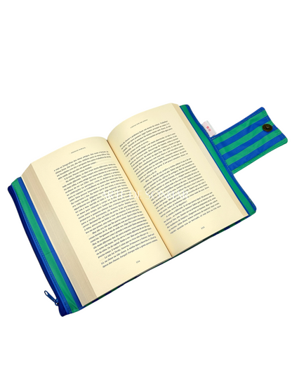 Capa de livro com riscas azul e verde