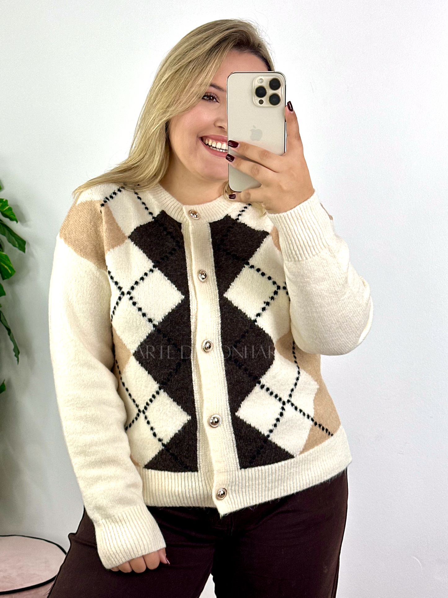 Casaco dos losangos bege