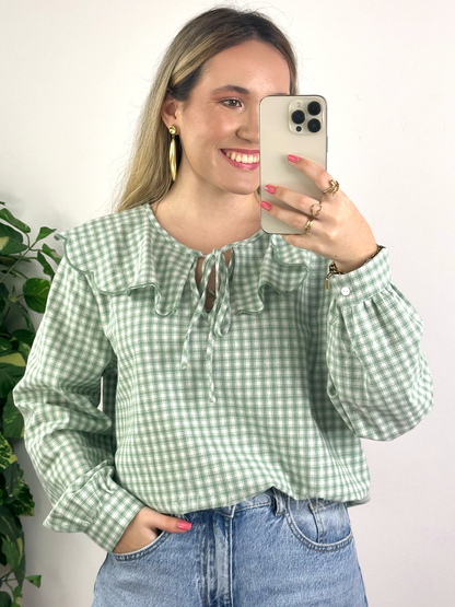 Blusa dos quadradinhos com babados verde