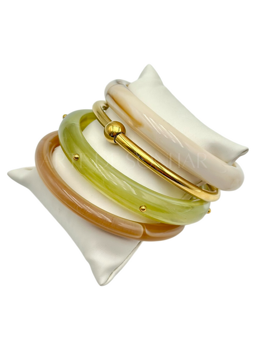 Conjunto de pulseiras verde e bege