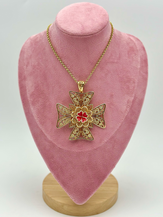 Colar Cruz de Malta com trevo vermelho XL
