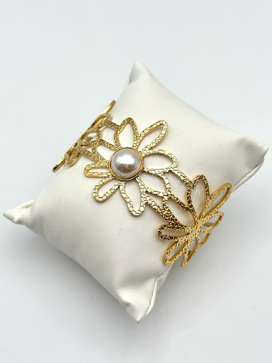 Pulseira ajustável com flores e pérola