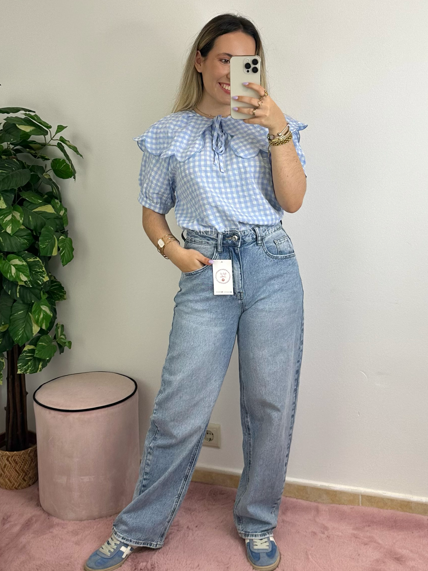 Blusa vichy azul com babados e manga curta