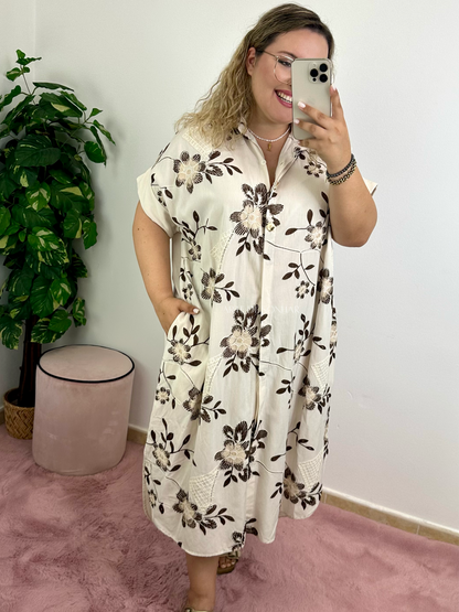 Vestido camiseiro bege com bordados castanhos