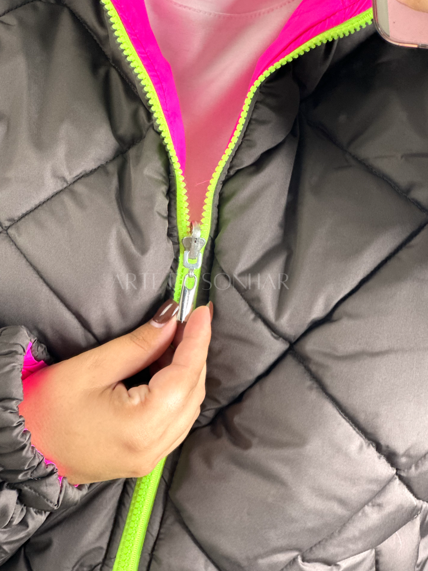 Kispo reversível castanho chocolate e rosa choque