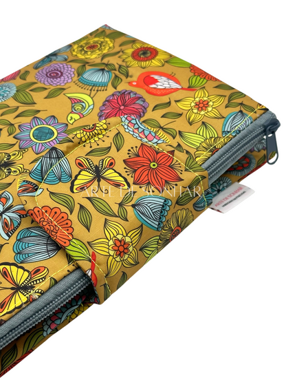 Capa de livro das borboletas com bolso