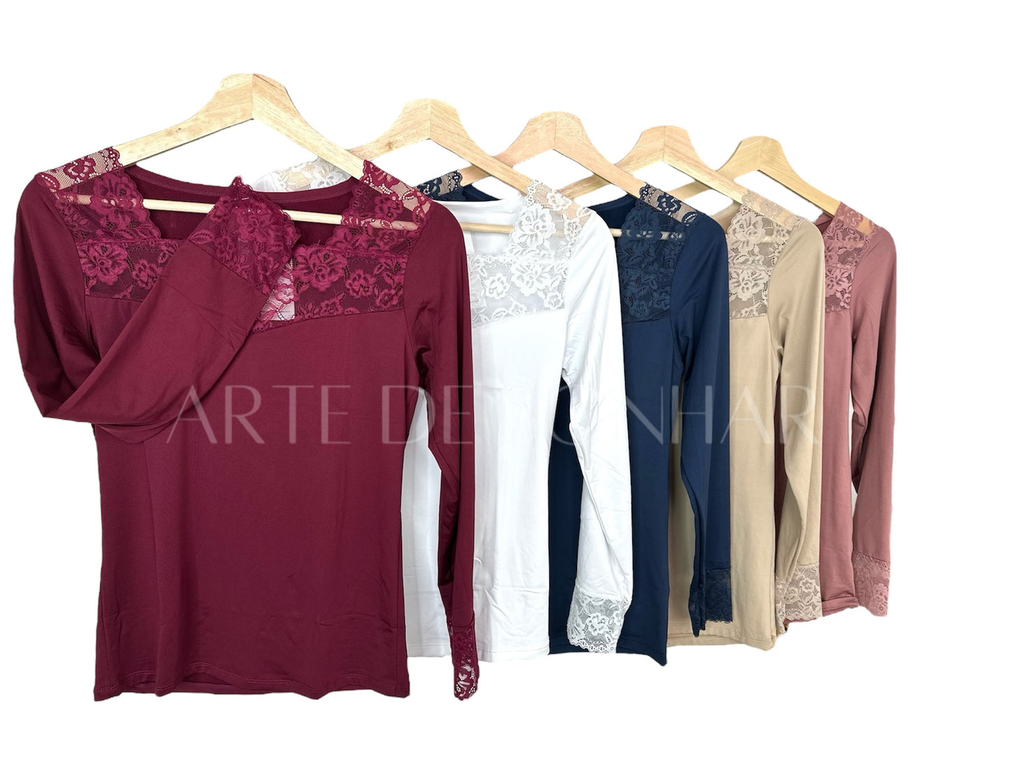 Camisola térmica com renda e decote quadrado