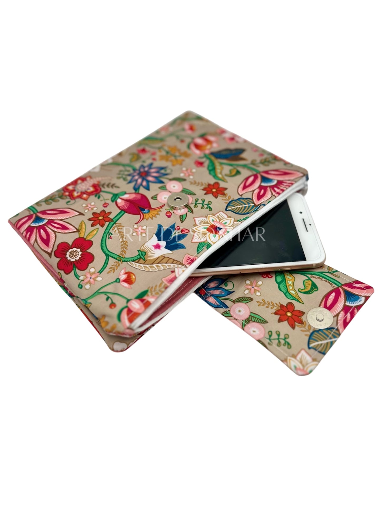 Capa de agenda bege com flores