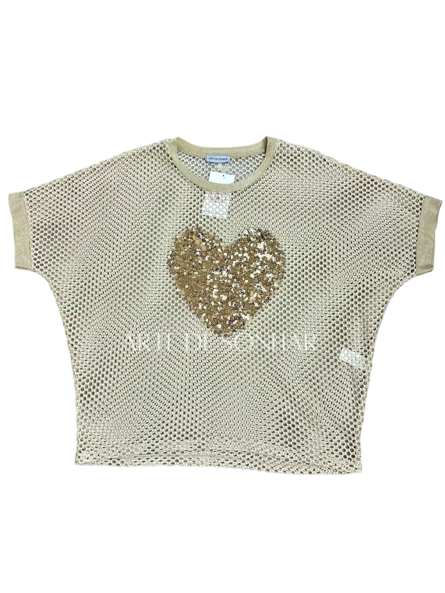 T-shirt perfurada com coração