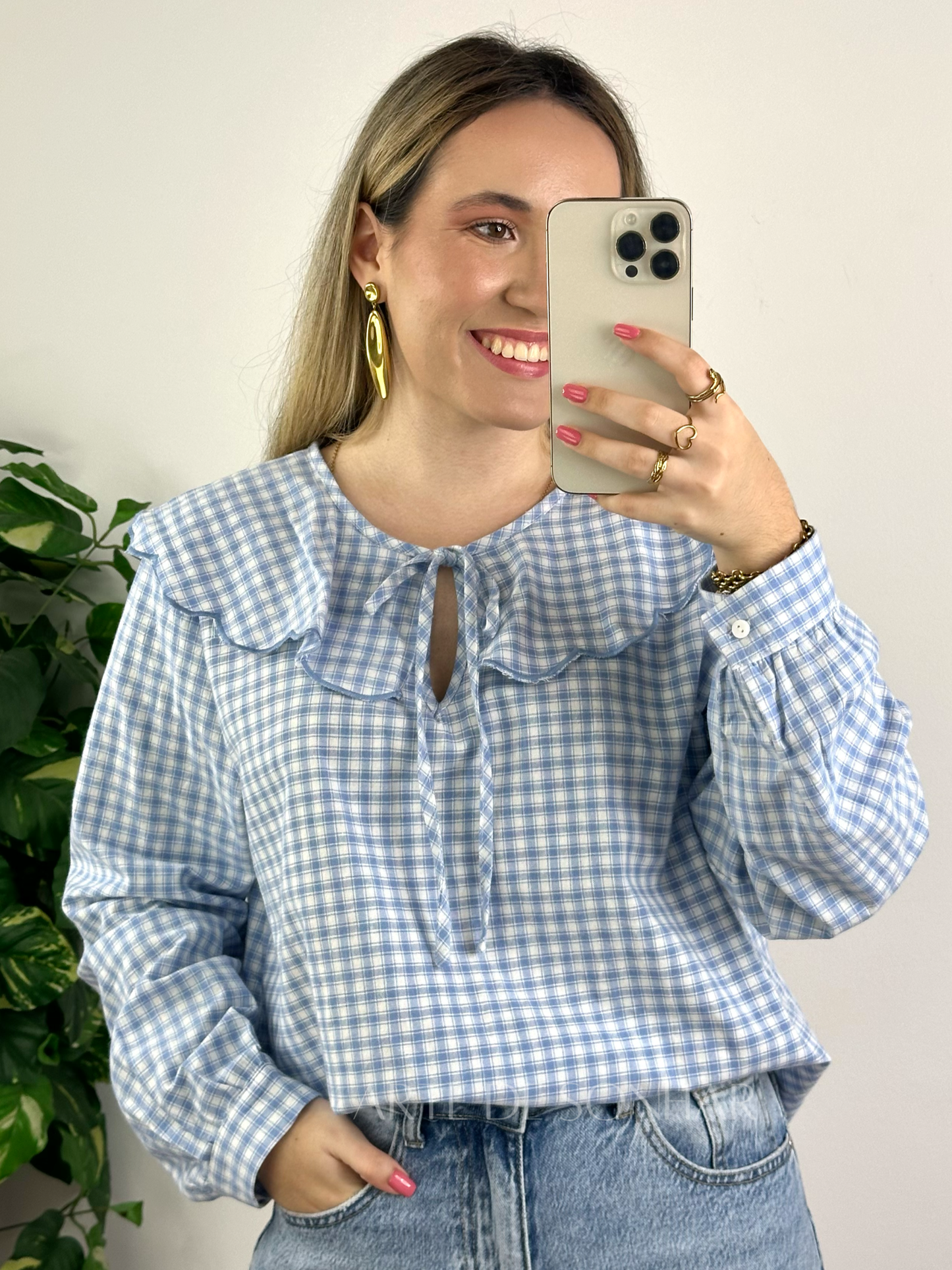 Blusa dos quadradinhos com babados azul claro