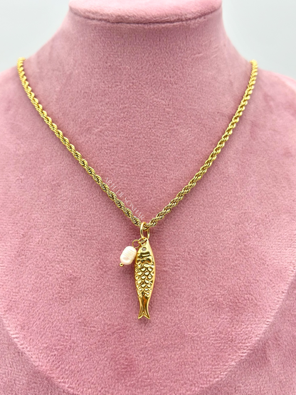 Colar do peixe com pérola