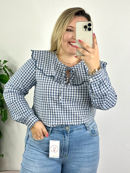 Blusa dos quadradinhos com babados azul marinho