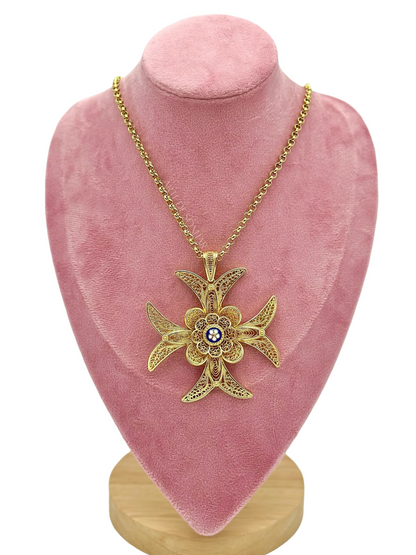 Colar Cruz de Malta com caramujo