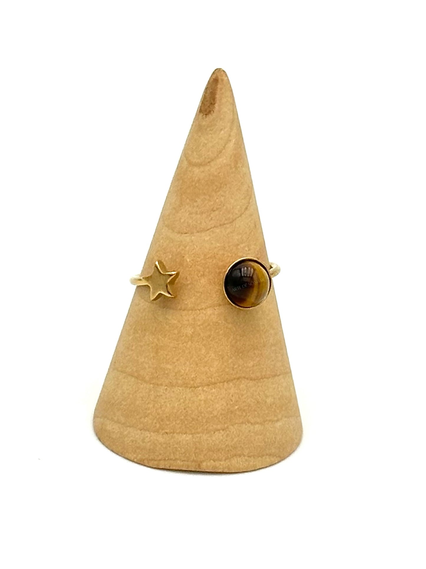 Anel com estrelinha e pedra de olho de tigre
