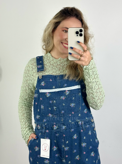 Camisola rendada com flores verde água