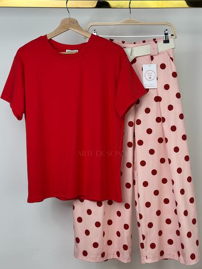 Calças balloon com bolinhas rosa e vermelho