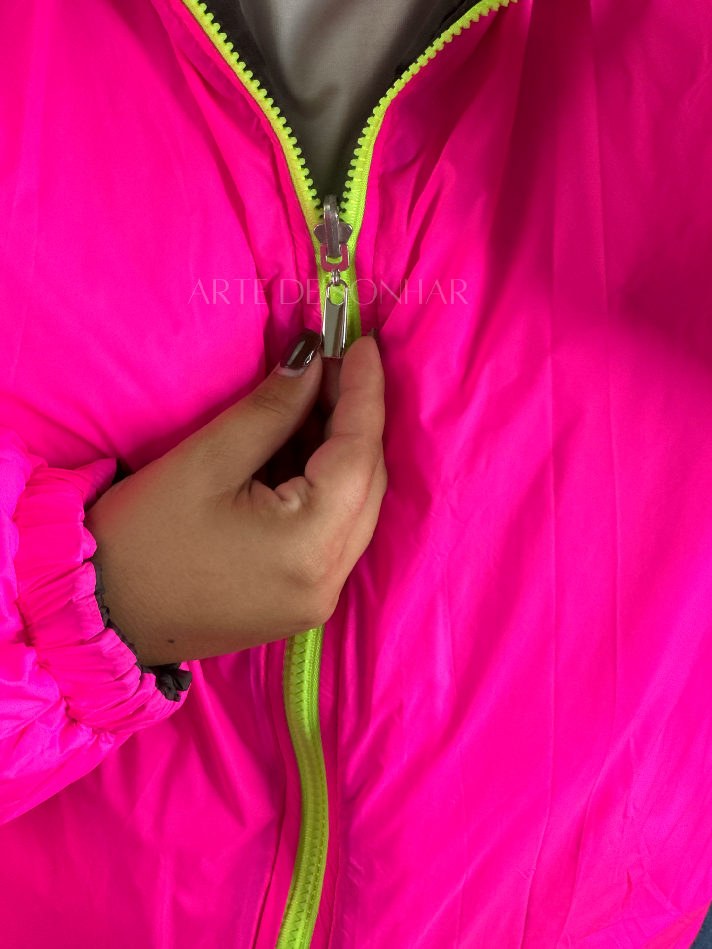 Kispo reversível castanho chocolate e rosa choque