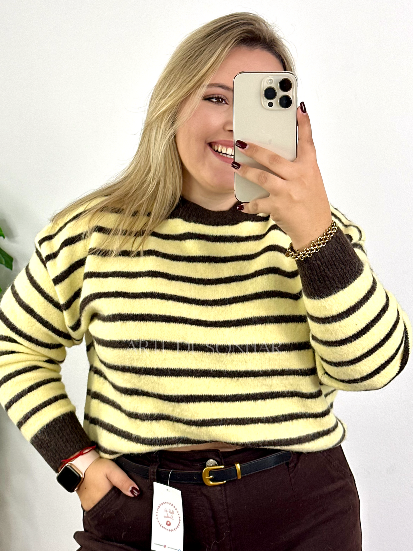 Camisola fofinha de riscas amarelas e castanhas