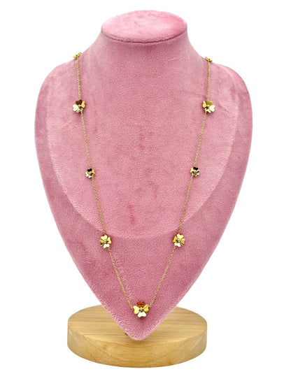 Colar dourado com trevos