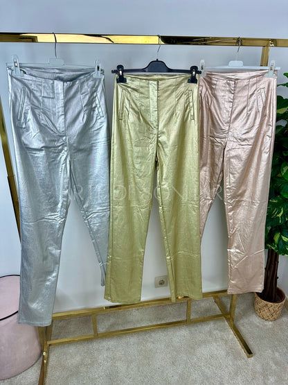 Calças brilhantes