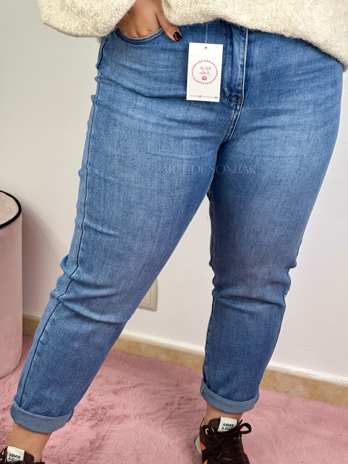 Calças mom fit de ganga