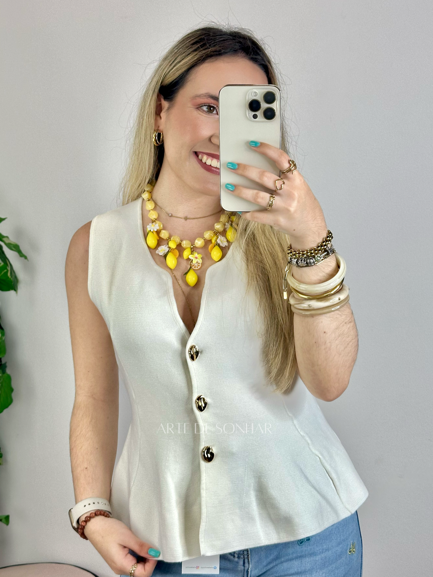 Colete evasê branco
