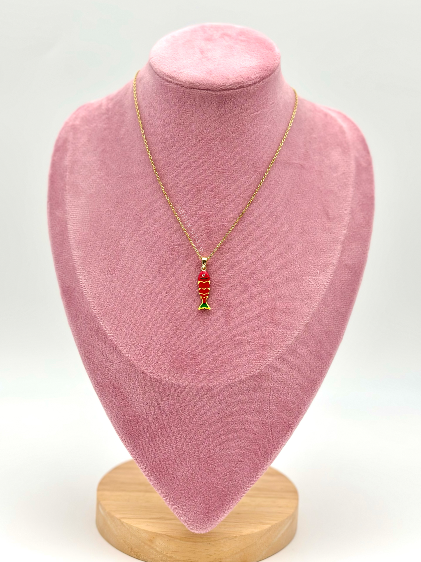 Colar do peixinho vermelho