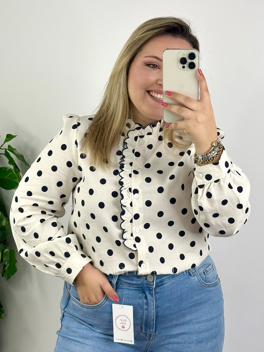 Camisa de bolinhas azul