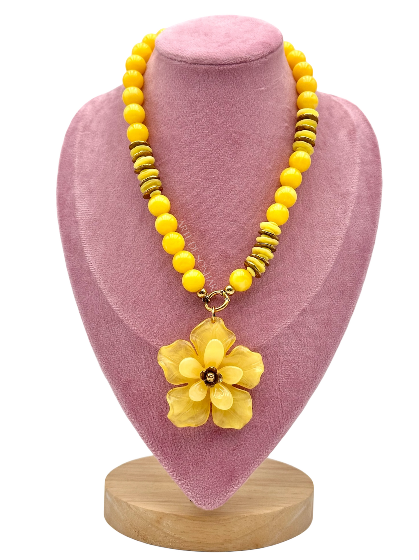 Colar da flor amarelo